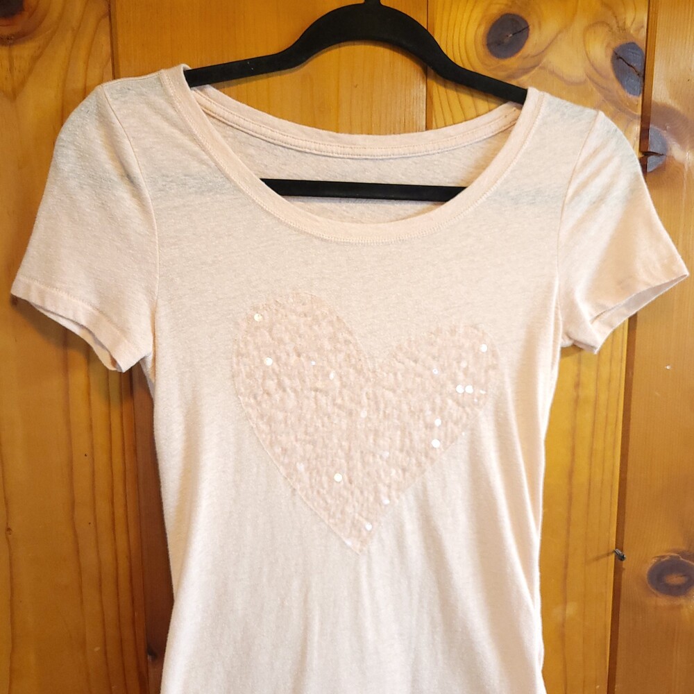 2010 vtg Vintage American Eagle Light pink baby tee small y2k cute Heart Sequin